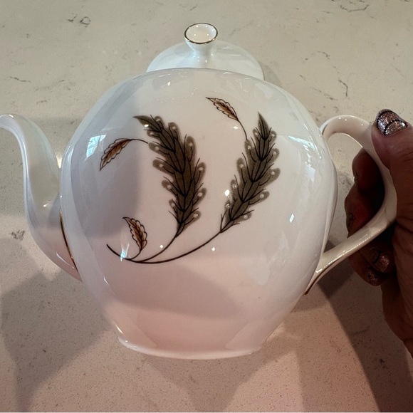 Royal Worcester Bone China Teapot “September” Made in England - Picture 13 of 13